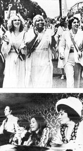 Donne al meeting celebrativo sul 52° anniversario del suffragio femminile negli Stati Uniti. Sullo sfondo il senatore Me Govern, candidato democratico alla presidenza nel 1972.